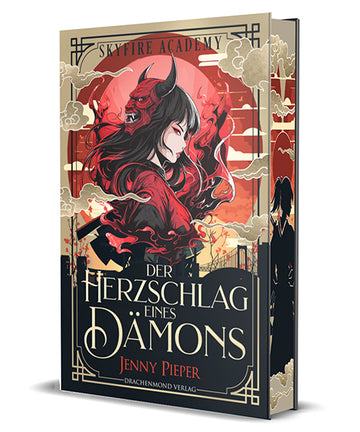 Das Cover zeigt im unteren Drittel den Buchtitel. Darüber ist mittig eine junge Frau im Seitenprofil abgebildet. Sie hat schwarze, lange Haare und trägt rot-schwarze Kleidung. An ihrem Hinterkopf ist eine Oni-Maske befestigt. Um die Frau herum ist schwarz-rotes Feuer, hinter ihr ein roter Kreis. Der Rand des Covers ist mit goldenen Wolken verziert. Der Farbschnitt zeigt im unteren Teil die Silhouette einer Person, hinter der ein roter Kreis zu sehen ist. Oberhalb der Person sind goldene Wolken abgebildet.